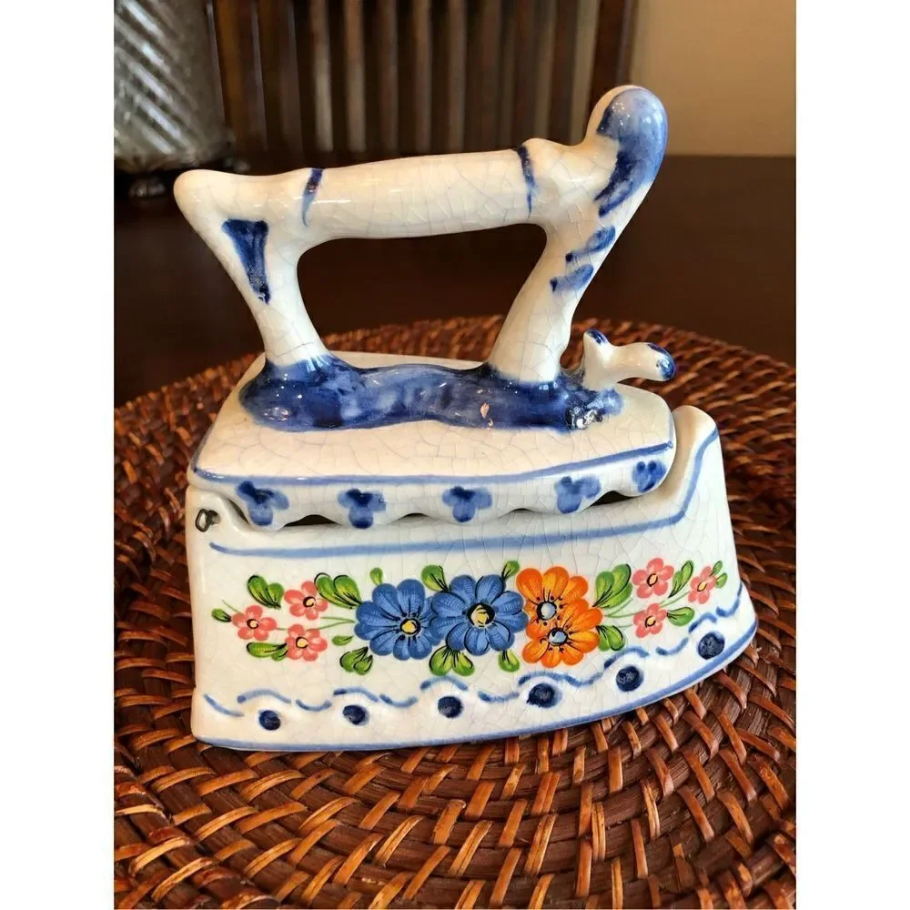 VINTAGE - 🎉HP x 2🎉 Unique Decorative Porcelain Jewelry/Trinket BoxFrench Country